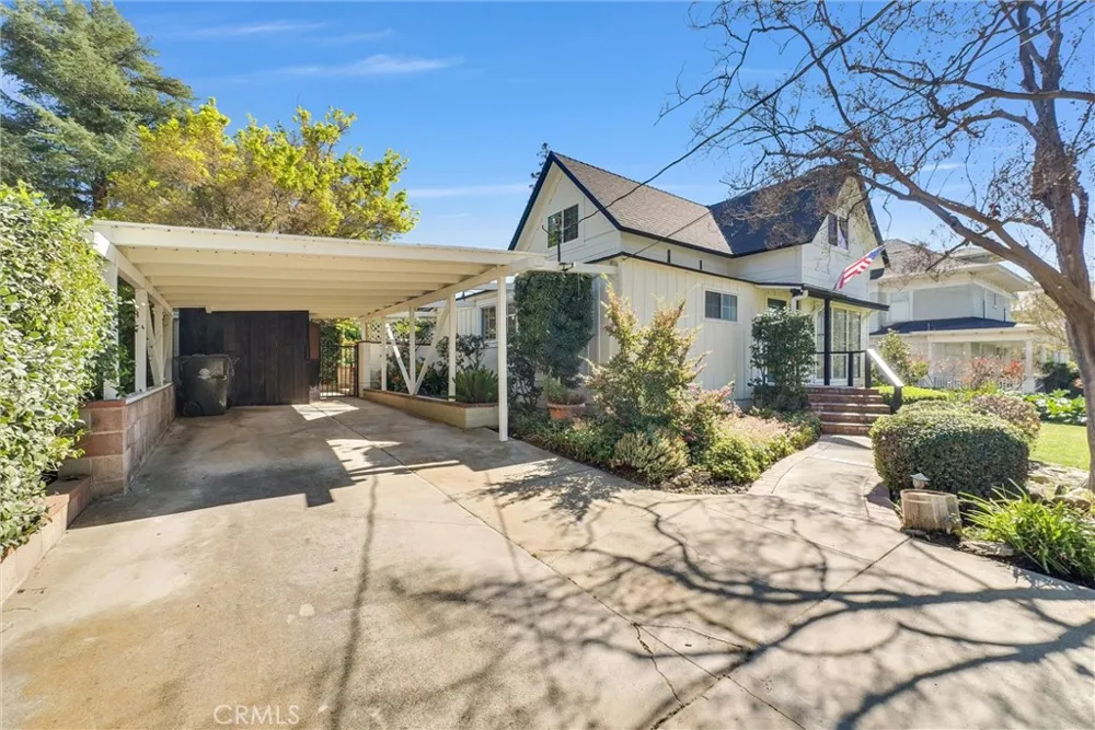 527 W Palm Redlands, CA 92373