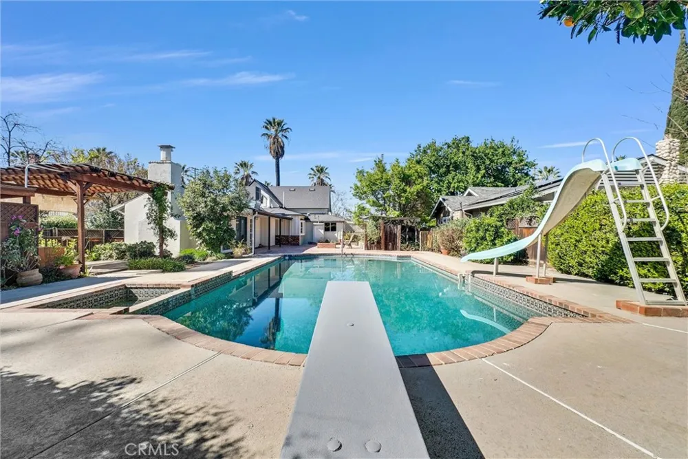 527 W Palm Redlands, CA 92373