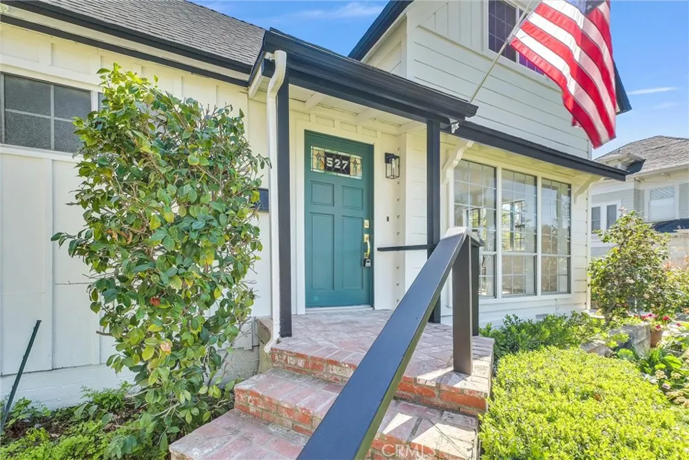 527 W Palm Redlands, CA 92373