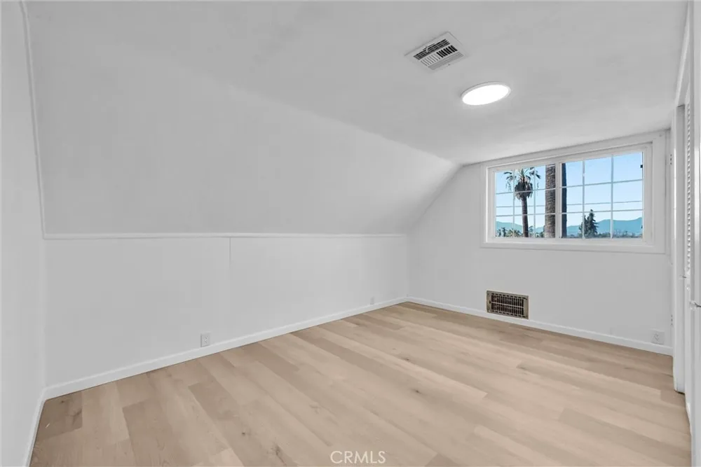 527 W Palm Redlands, CA 92373