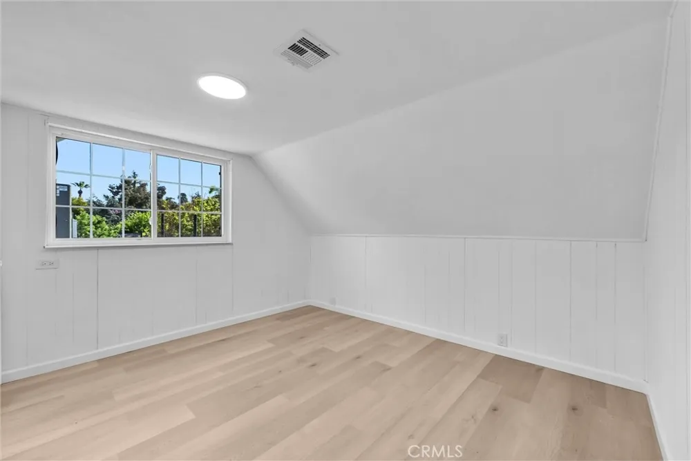 527 W Palm Redlands, CA 92373