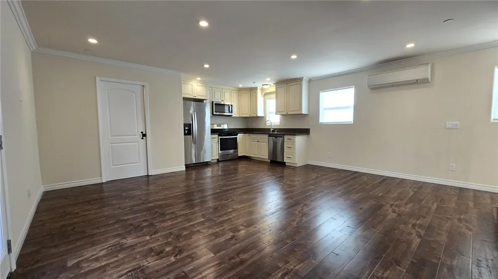 26007 Marjan Harbor City, CA 90710