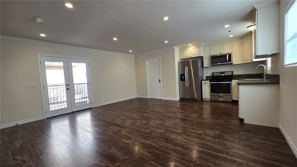 26007 Marjan Harbor City, CA 90710