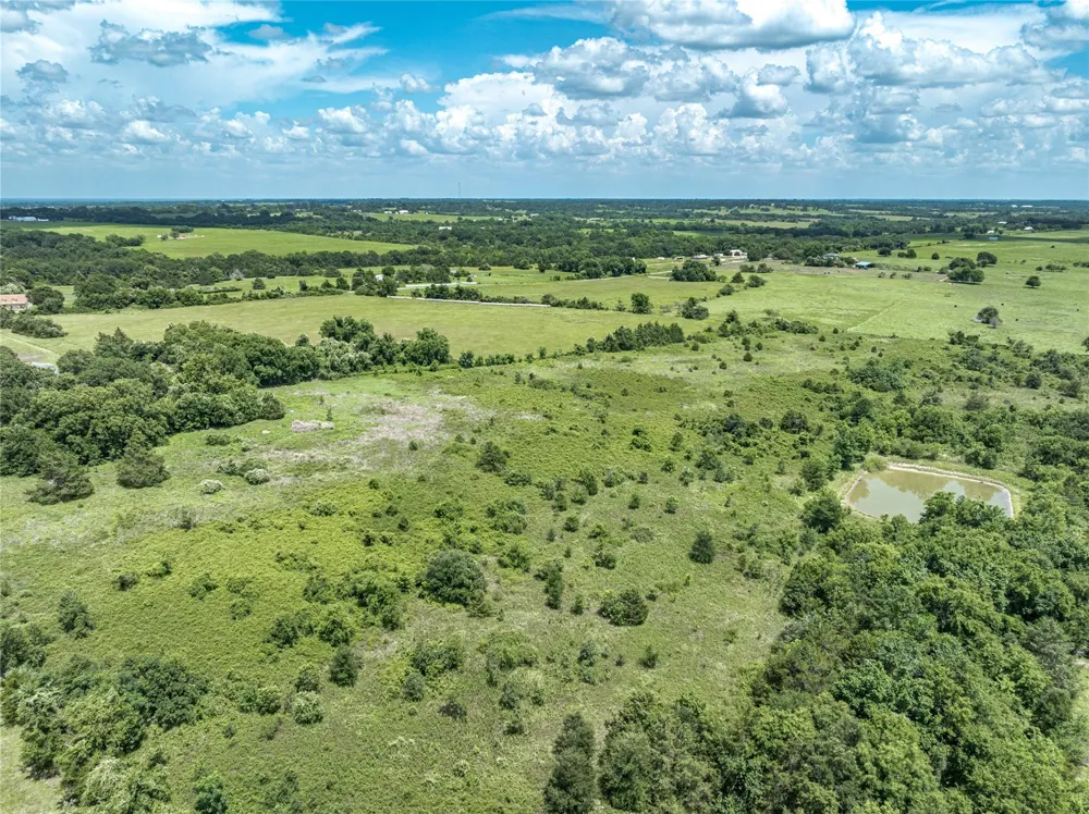 7017 Old Highway 36 Road Bellville, TX 77418