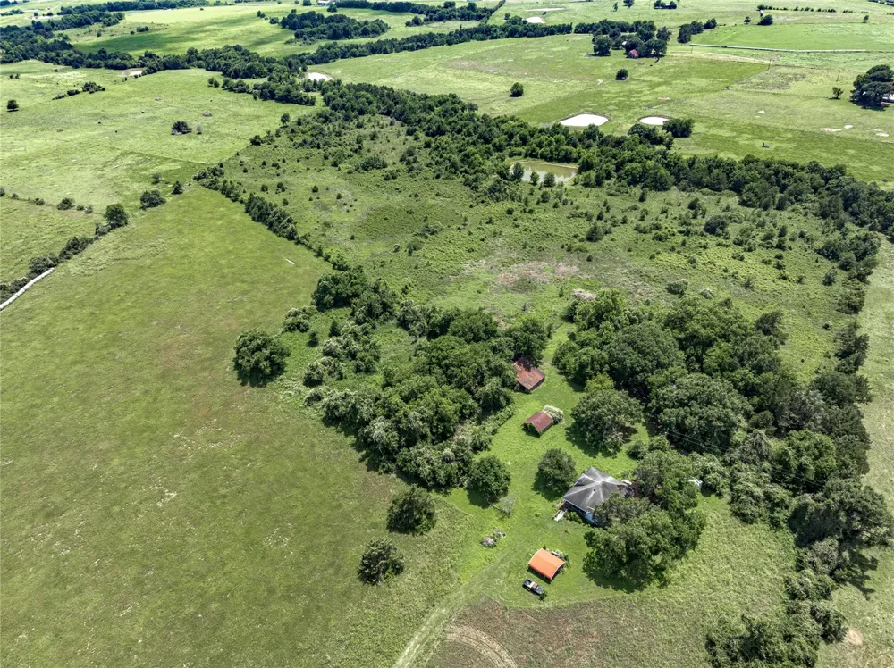 7017 Old Highway 36 Road Bellville, TX 77418