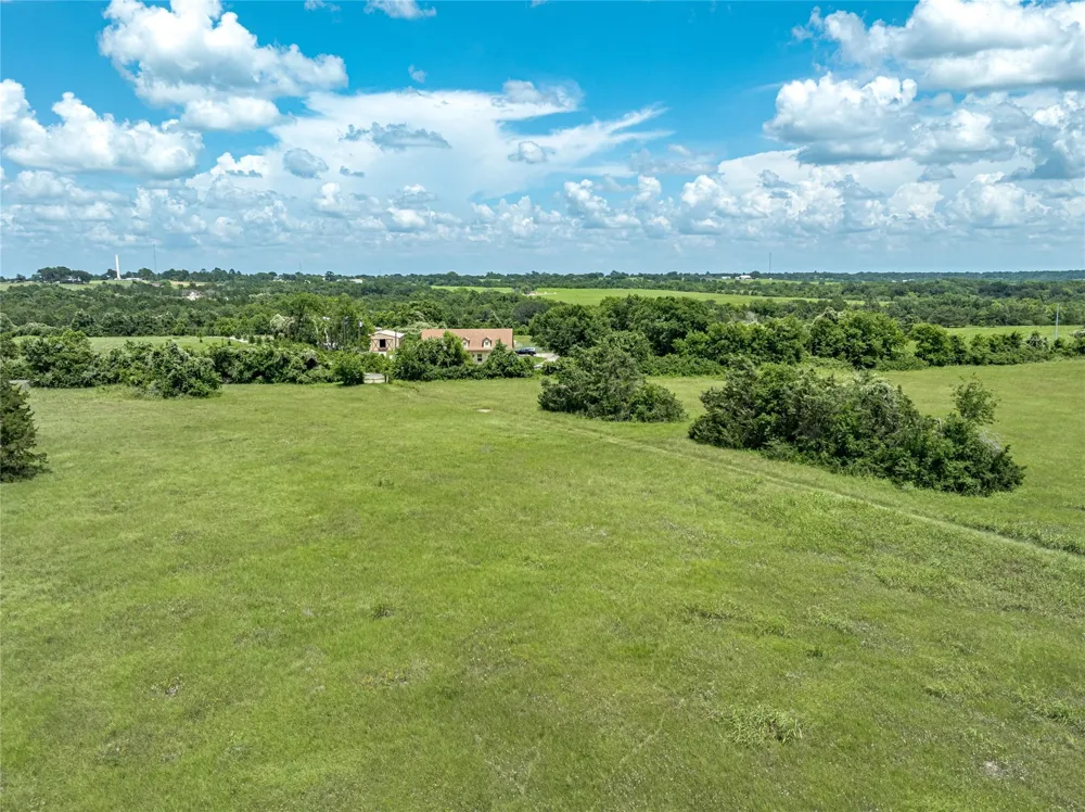 7017 Old Highway 36 Road Bellville, TX 77418