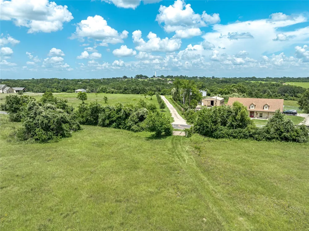 7017 Old Highway 36 Road Bellville, TX 77418