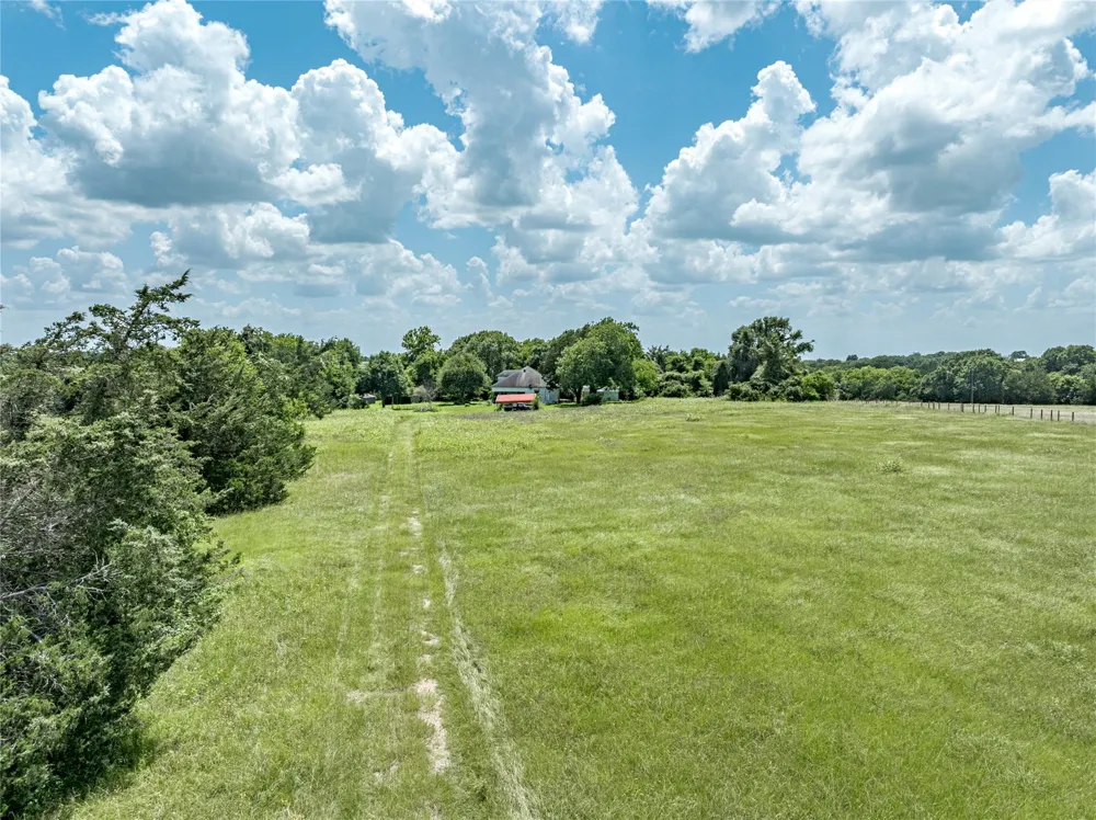 7017 Old Highway 36 Road Bellville, TX 77418