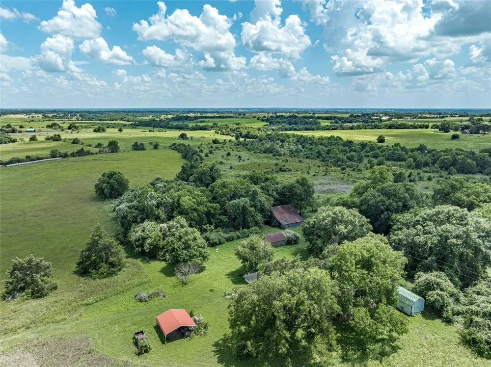 7017 Old Highway 36 Road Bellville, TX 77418