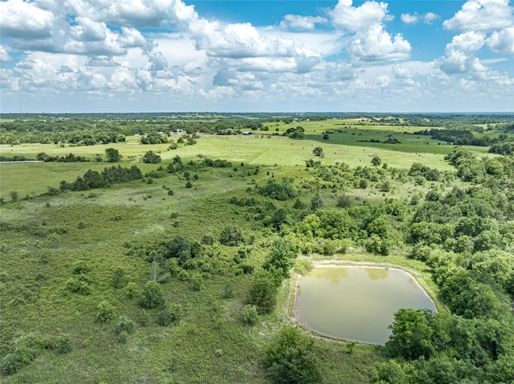 7017 Old Highway 36 Road Bellville, TX 77418