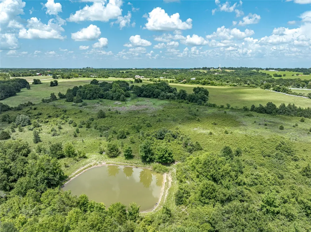 7017 Old Highway 36 Road Bellville, TX 77418