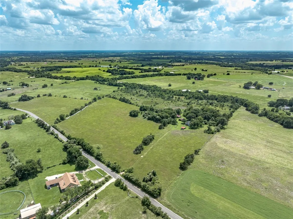 7017 Old Highway 36 Road Bellville, TX 77418