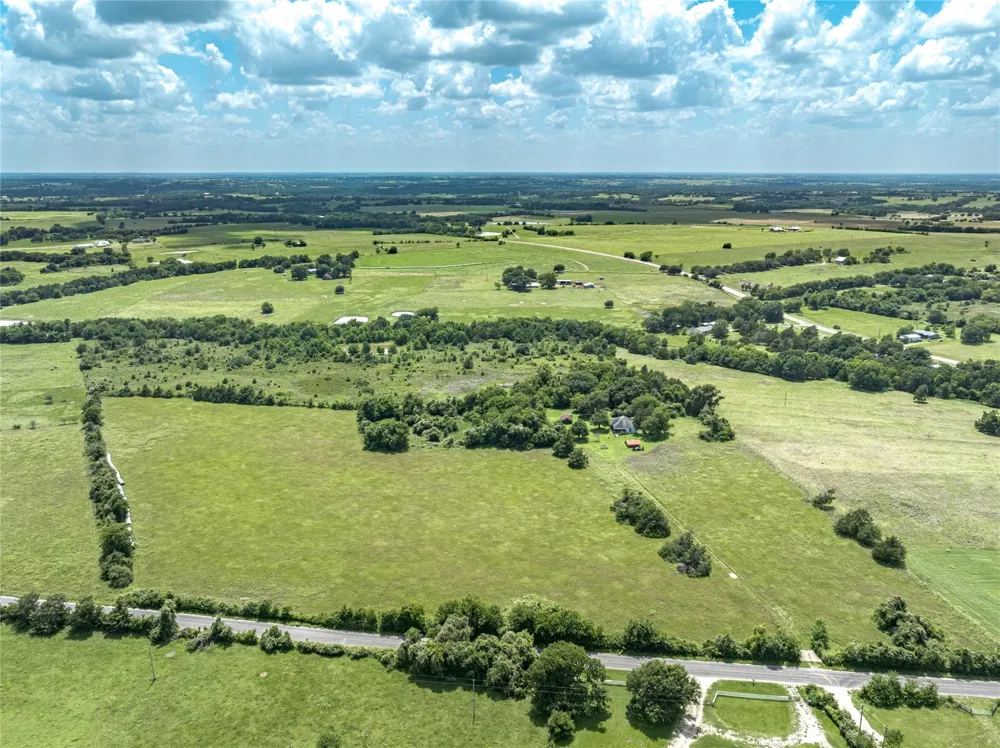 7017 Old Highway 36 Road Bellville, TX 77418