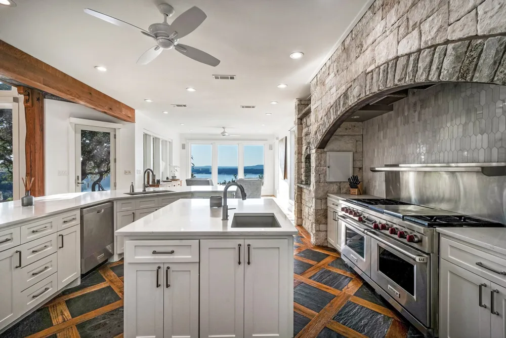 175 Bay Hill Drive Possum Kingdom Lake, TX 76449