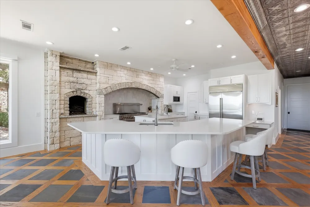 175 Bay Hill Drive Possum Kingdom Lake, TX 76449
