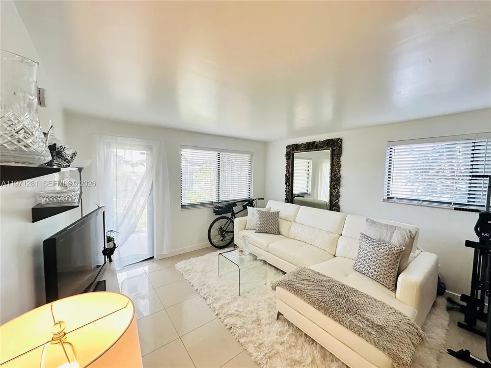 301 Golden Isles Dr #114 Hallandale Beach, FL 33009