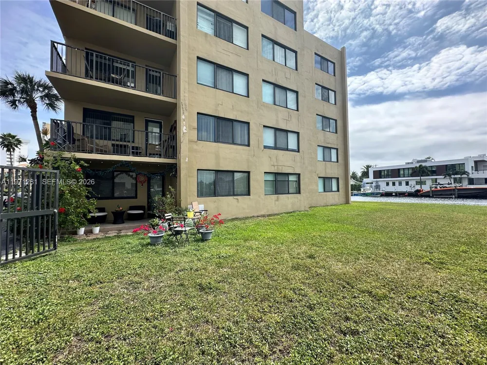 301 Golden Isles Dr #114 Hallandale Beach, FL 33009