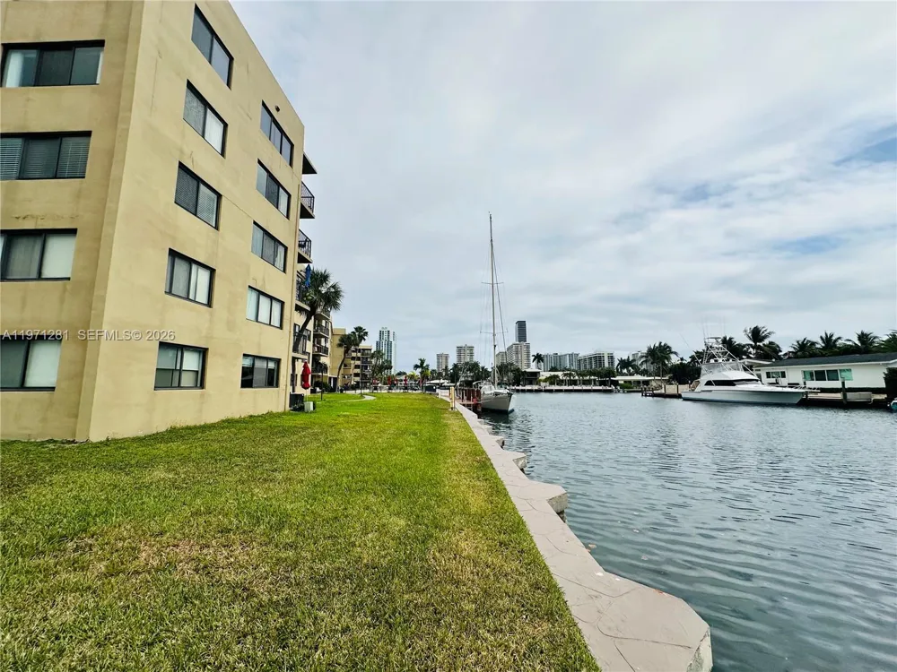 301 Golden Isles Dr #114 Hallandale Beach, FL 33009