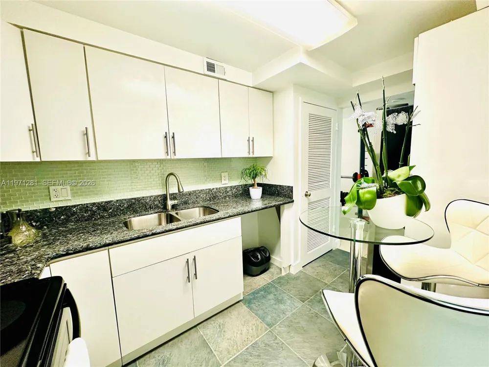 301 Golden Isles Dr #114 Hallandale Beach, FL 33009