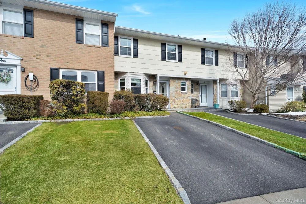 11 Manors Drive Jericho, NY 11753
