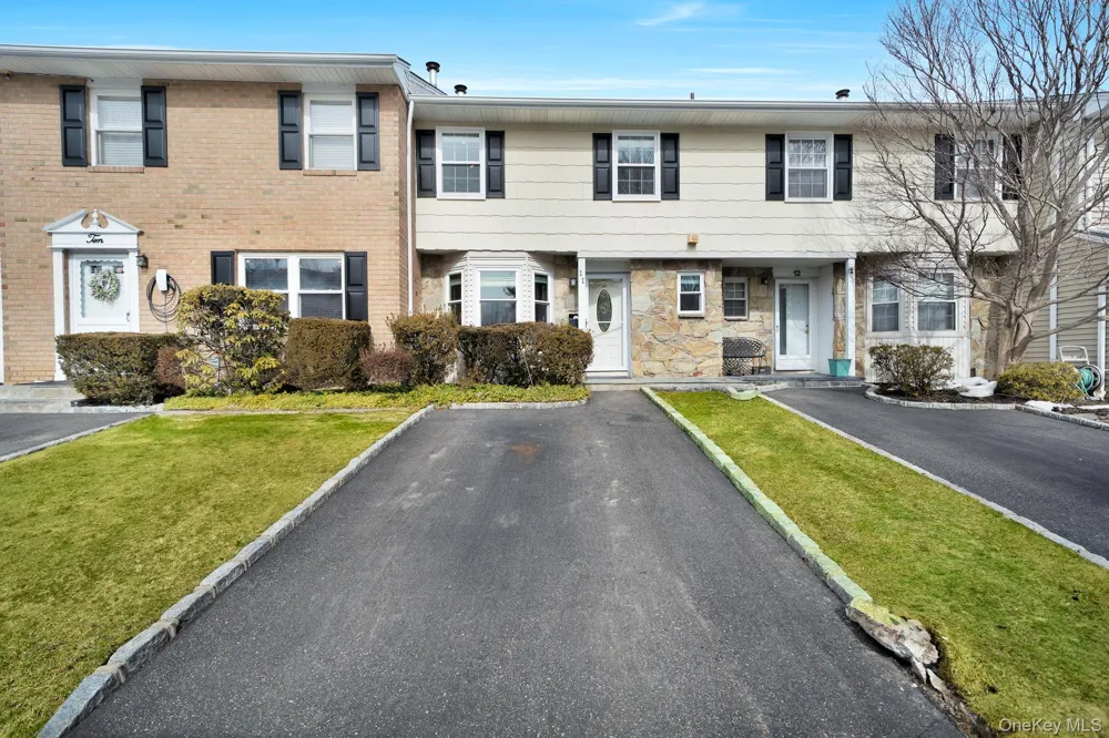 11 Manors Drive Jericho, NY 11753