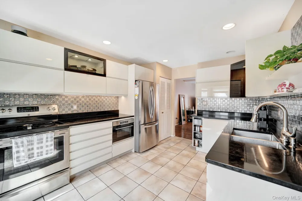 11 Manors Drive Jericho, NY 11753