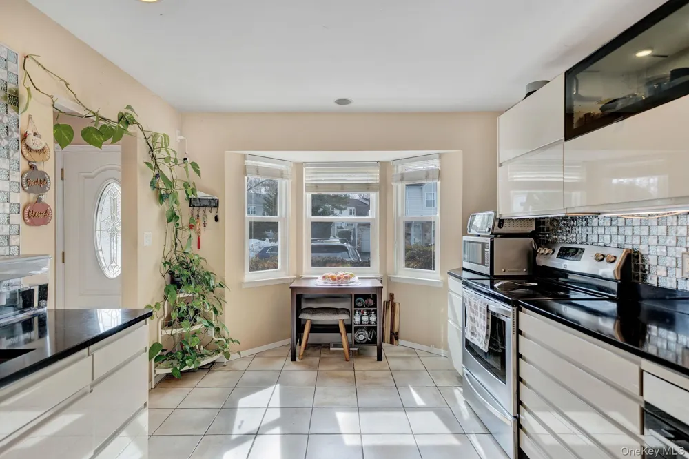 11 Manors Drive Jericho, NY 11753