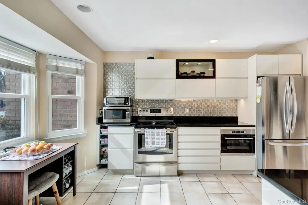 11 Manors Drive Jericho, NY 11753