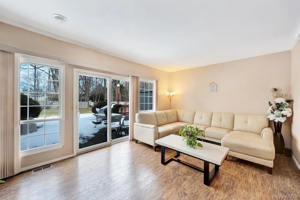 11 Manors Drive Jericho, NY 11753