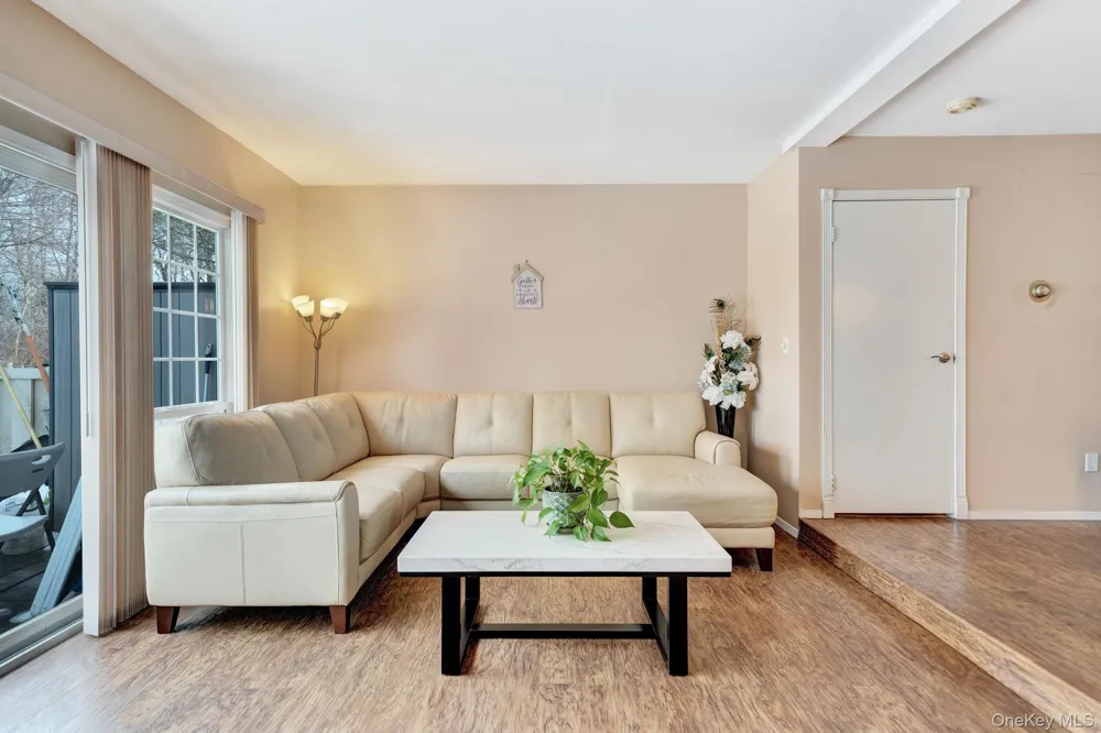 11 Manors Drive Jericho, NY 11753