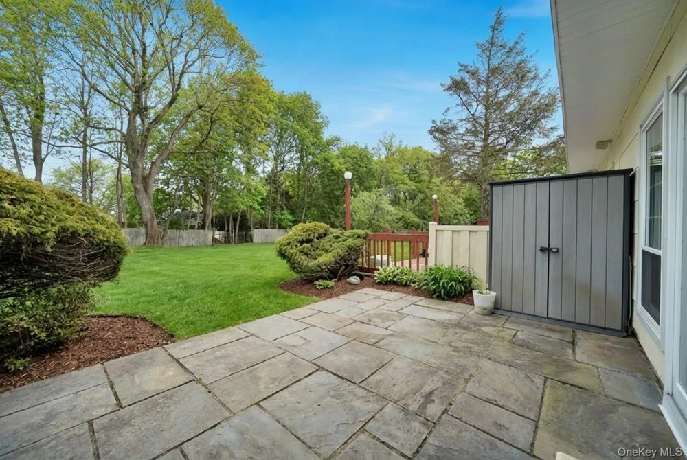 11 Manors Drive Jericho, NY 11753