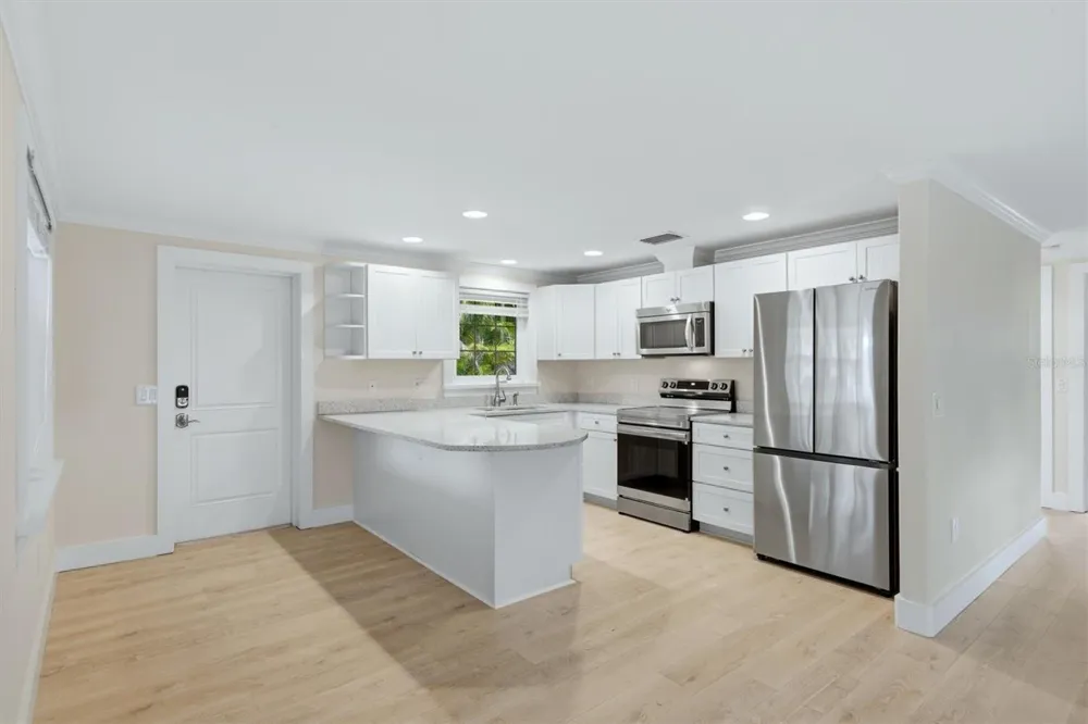 5803 DE PALMAS AVENUE Holmes Beach, FL 34217