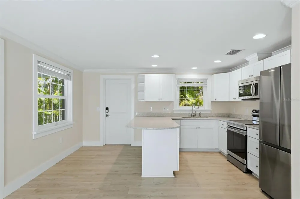 5803 DE PALMAS AVENUE Holmes Beach, FL 34217