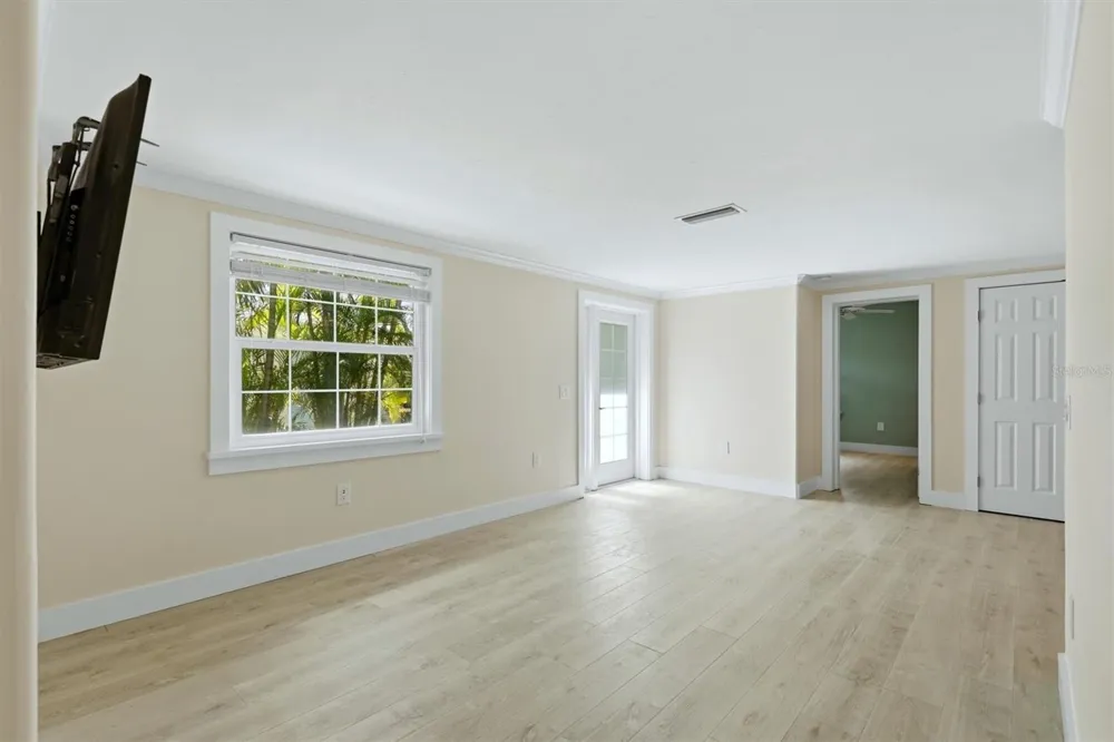 5803 DE PALMAS AVENUE Holmes Beach, FL 34217