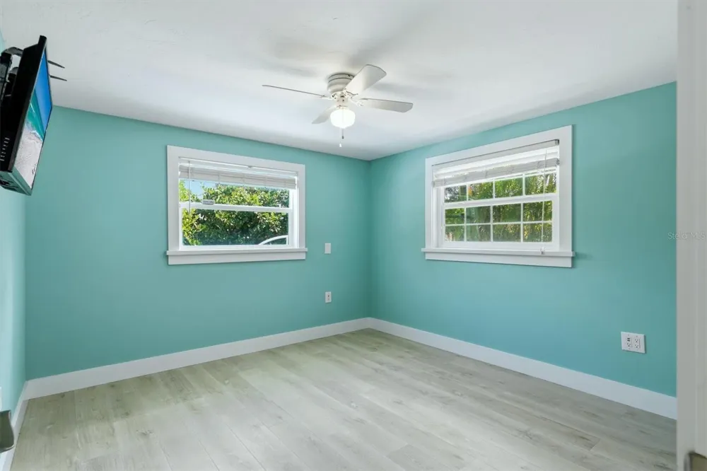 5803 DE PALMAS AVENUE Holmes Beach, FL 34217