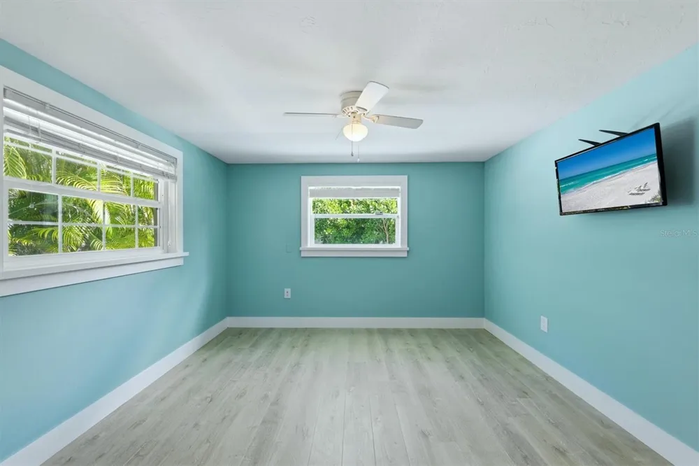 5803 DE PALMAS AVENUE Holmes Beach, FL 34217