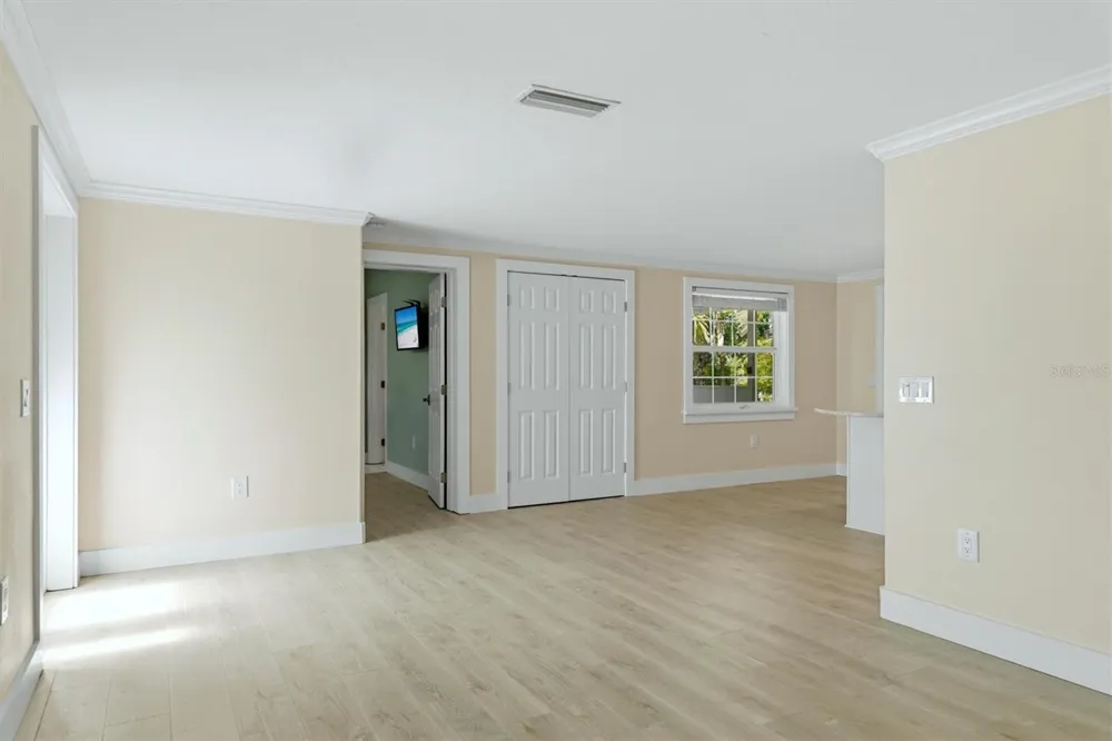 5803 DE PALMAS AVENUE Holmes Beach, FL 34217