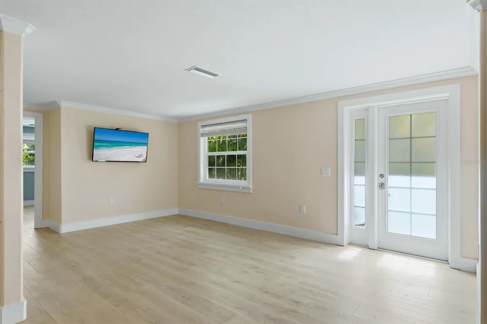 5803 DE PALMAS AVENUE Holmes Beach, FL 34217