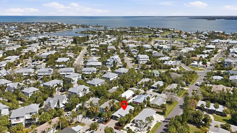 5803 DE PALMAS AVENUE Holmes Beach, FL 34217