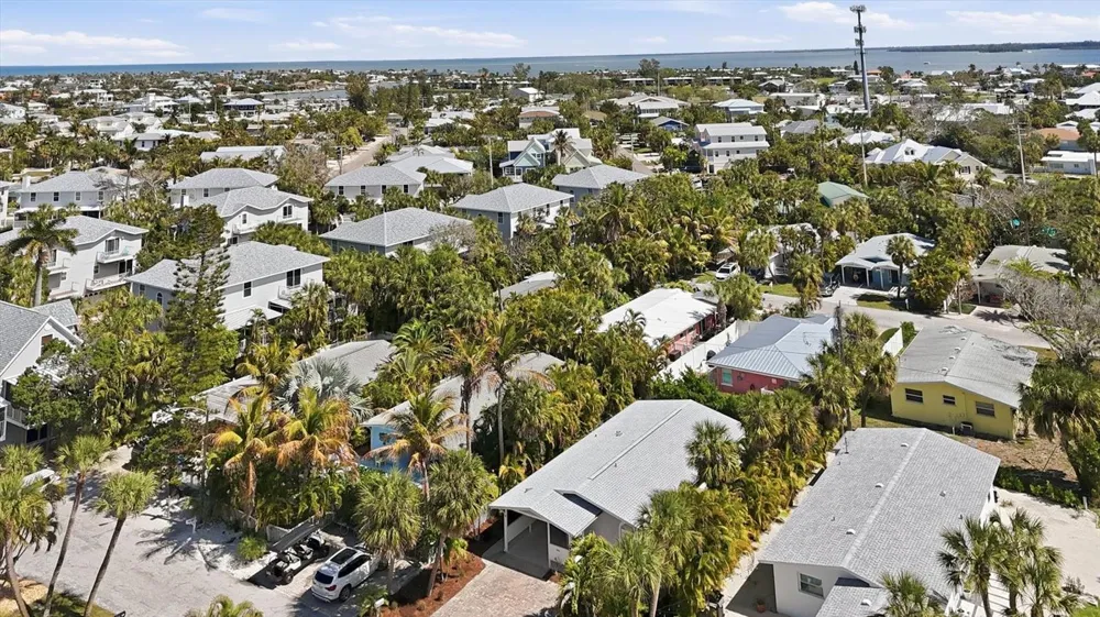 5803 DE PALMAS AVENUE Holmes Beach, FL 34217