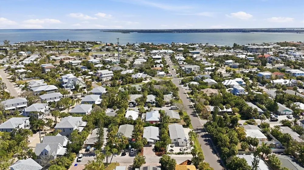 5803 DE PALMAS AVENUE Holmes Beach, FL 34217