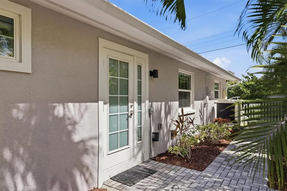 5803 DE PALMAS AVENUE Holmes Beach, FL 34217