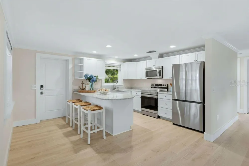 5803 DE PALMAS AVENUE Holmes Beach, FL 34217