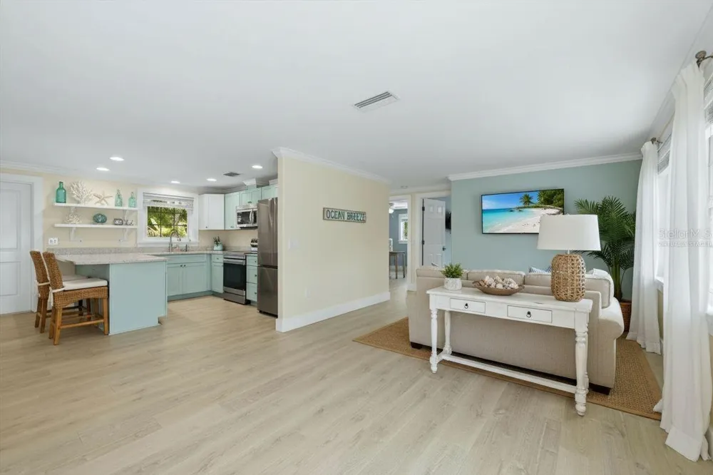 5803 DE PALMAS AVENUE Holmes Beach, FL 34217