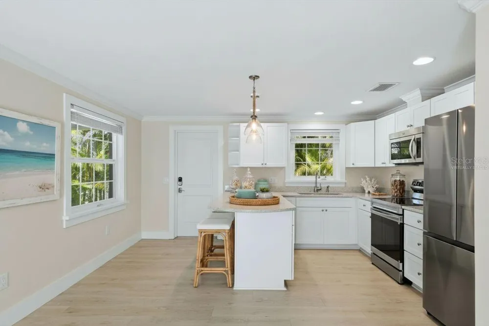 5803 DE PALMAS AVENUE Holmes Beach, FL 34217