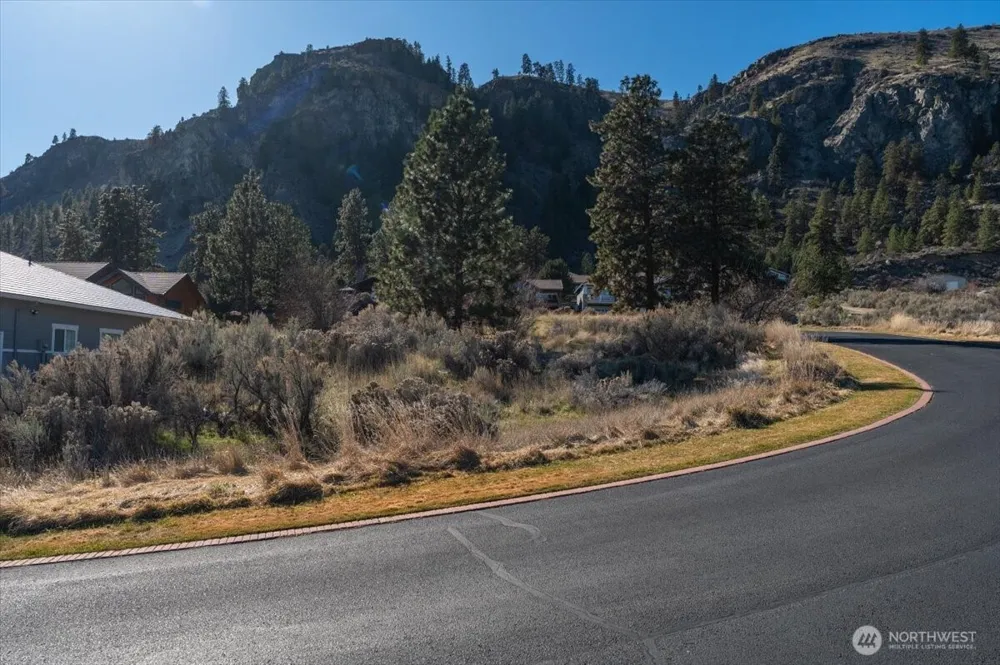 15315 Lakeview Street Entiat, WA 98822