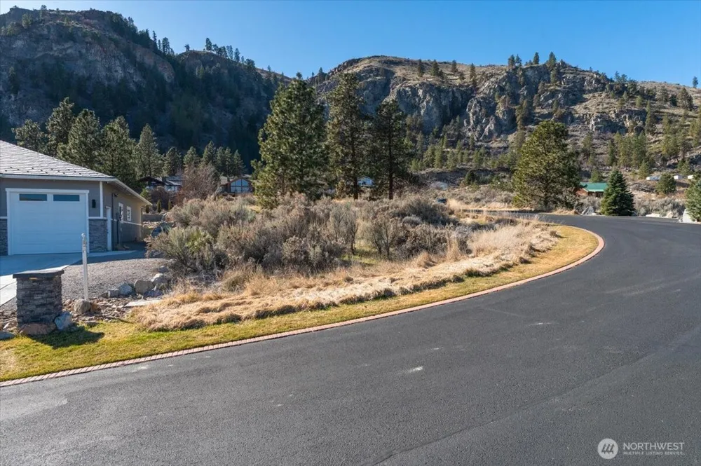 15315 Lakeview Street Entiat, WA 98822