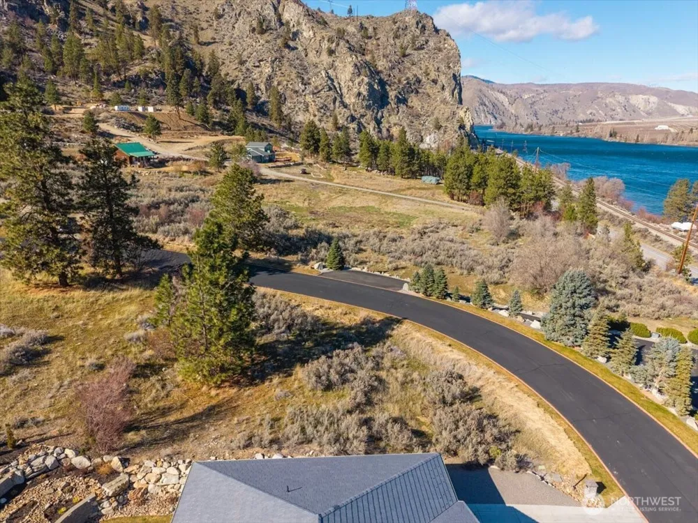15315 Lakeview Street Entiat, WA 98822