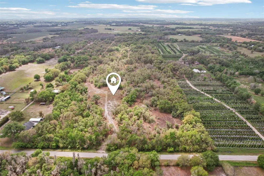 4021 BRUTON ROAD Plant City, FL 33565