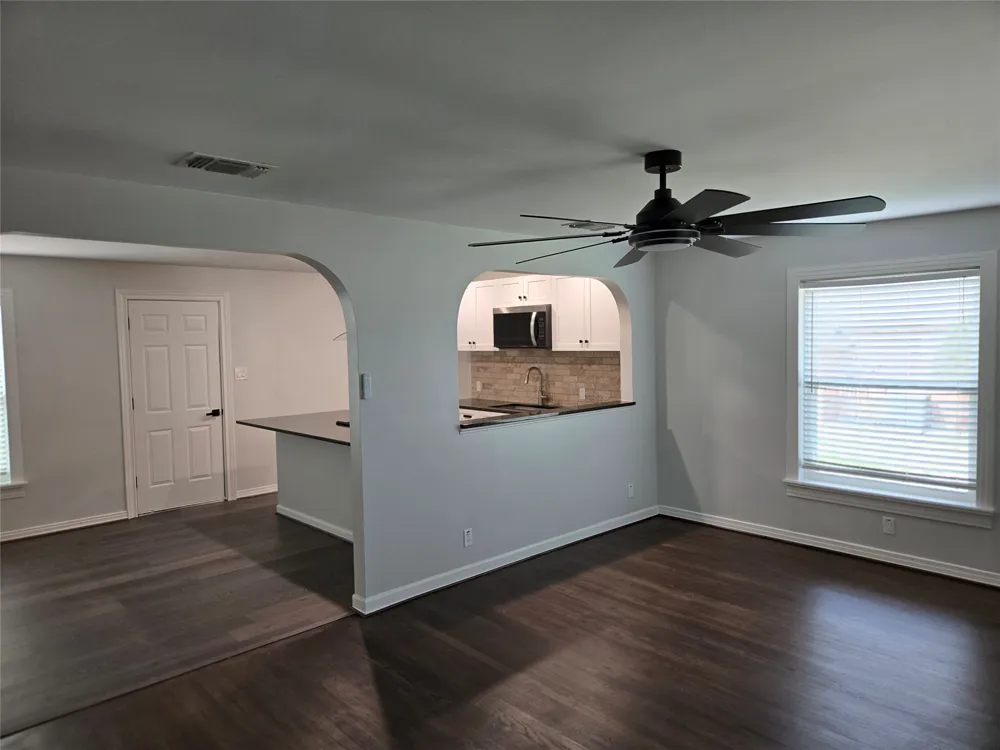 404 S Pecan Street Bells, TX 75414